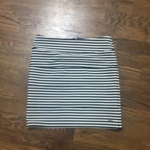 Black and white stripped body con skirt